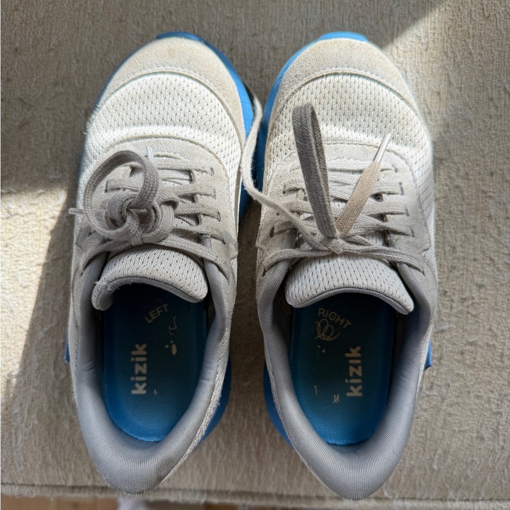 Kizik Kids Lightweight Gray and Blue Sneakers